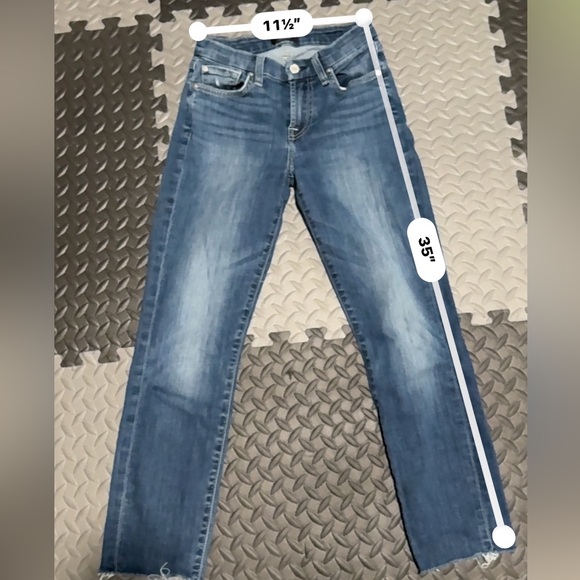7 for all mankind 👖💙 Cropped Blue Jeans.   Women’s size 25 - Picture 9 of 9